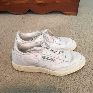 LIKE NEW reebok classic club c